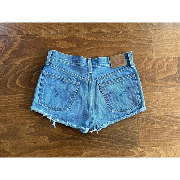 Levis 501 Shorts Womens 28 Blue Denim Cut off Raw Hem Distressed Medium Wash - Picture 8 of 8